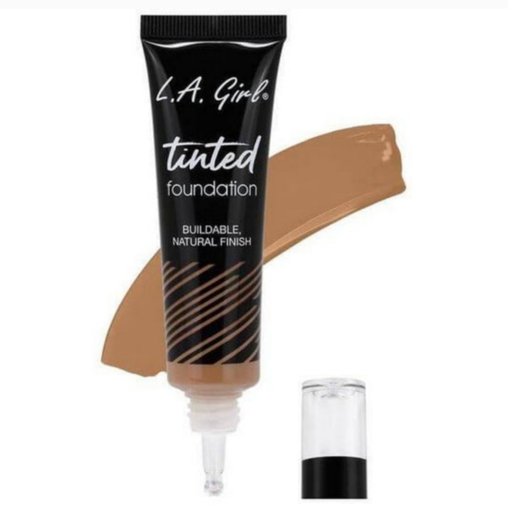 6 x LA Girl Tinted Foundation, Almond